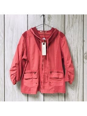 WEARABLE WOMEN'S FULL ZIP TRACK  JACKET